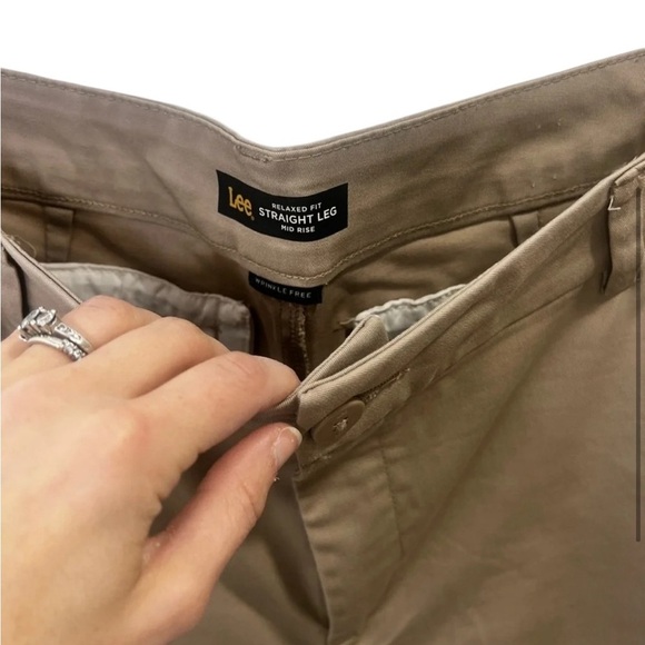 Women’s 16 long relaxed fit mid rise khaki pants in excellent condition​ - Picture 3 of 5